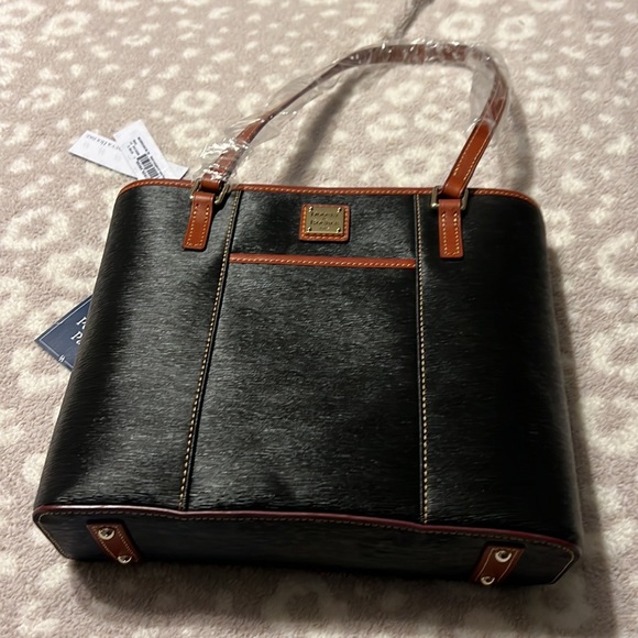 Dooney & Bourke - Picture 5 of 5